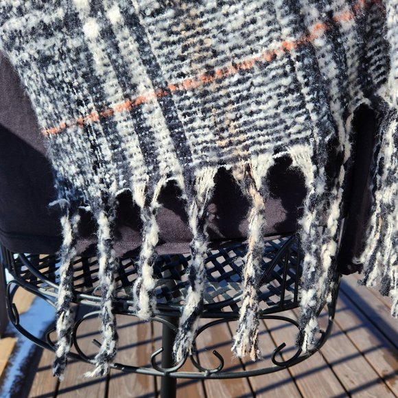 Scarf, soft, warm, fringe, like new! Gray, white, black, hint of orange! - Picture 8 of 10